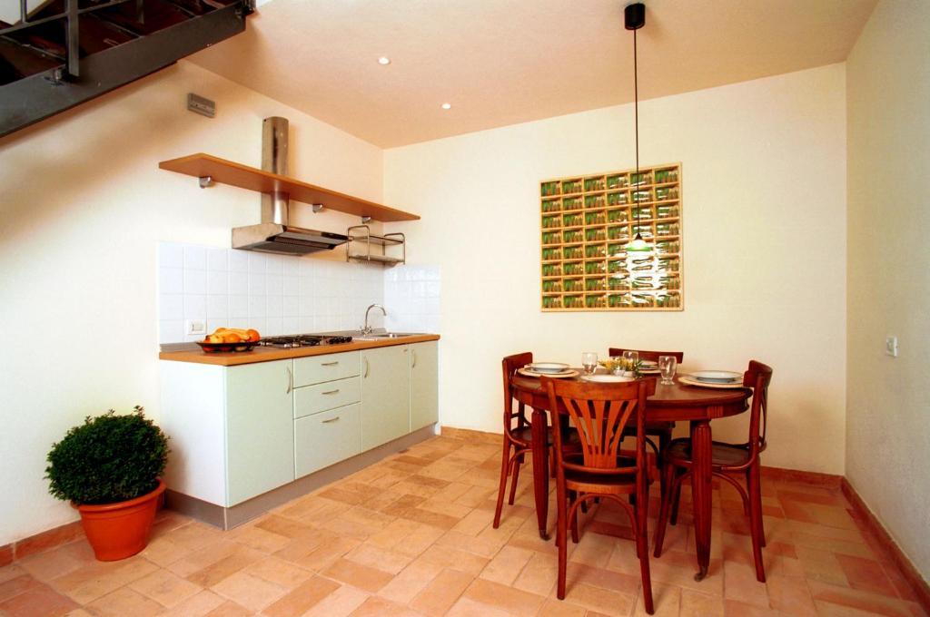 Agriturismo Lecanfore Pensionat Castel di Leva Værelse billede